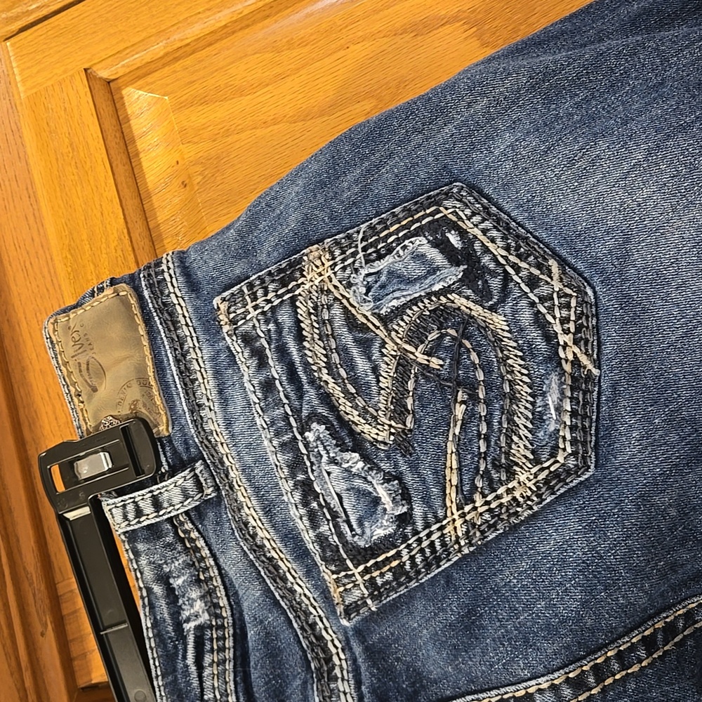 Silver Jeans - Picture 6 of 11